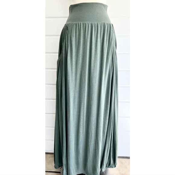GARNET HILL Favorite Knit Maxi Skirt in Sage -  S - Picture 3 of 12